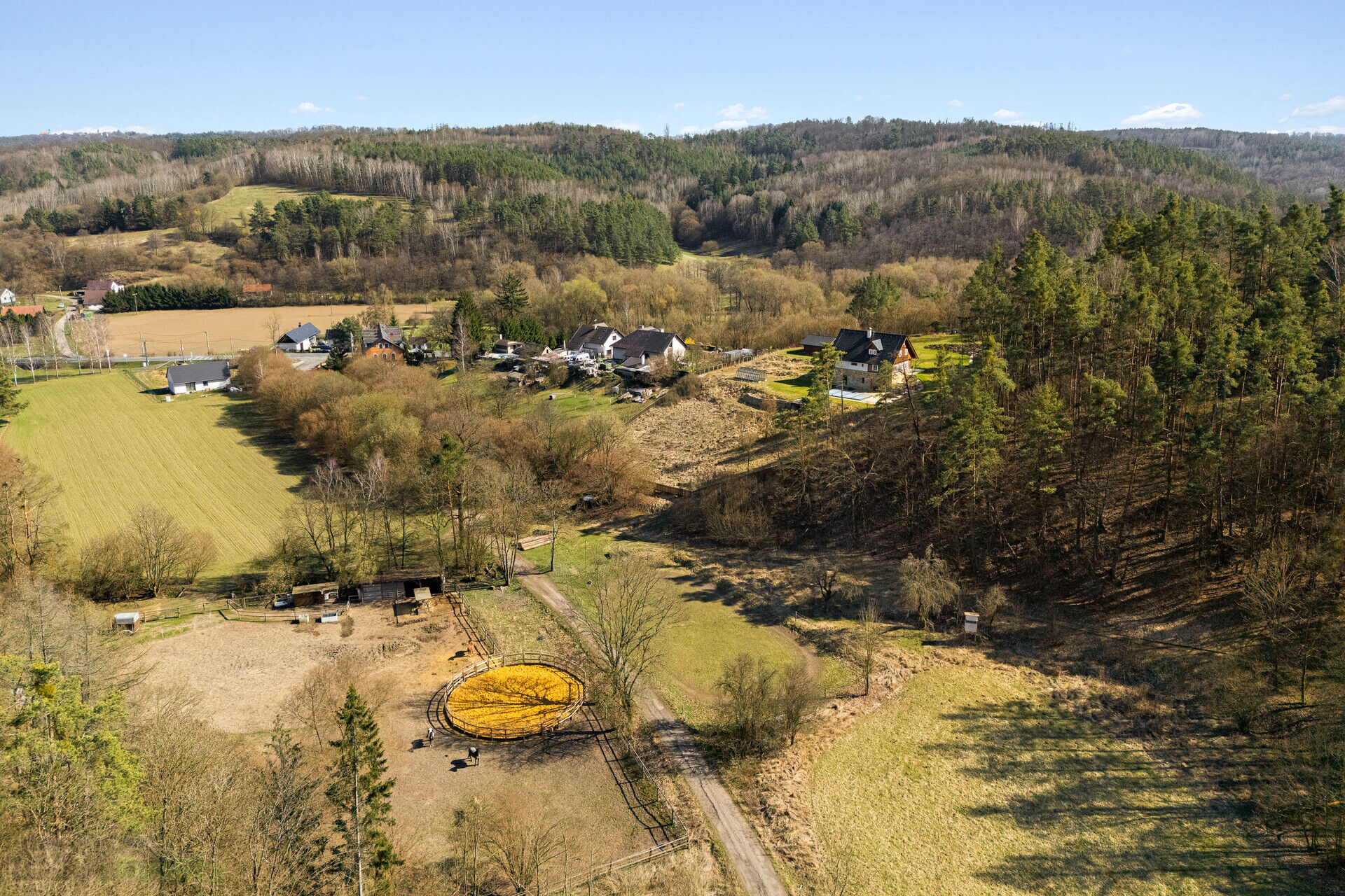 Prodej pozemků 2 048 m², k.ú. Chudolazy, obec Medonosy
