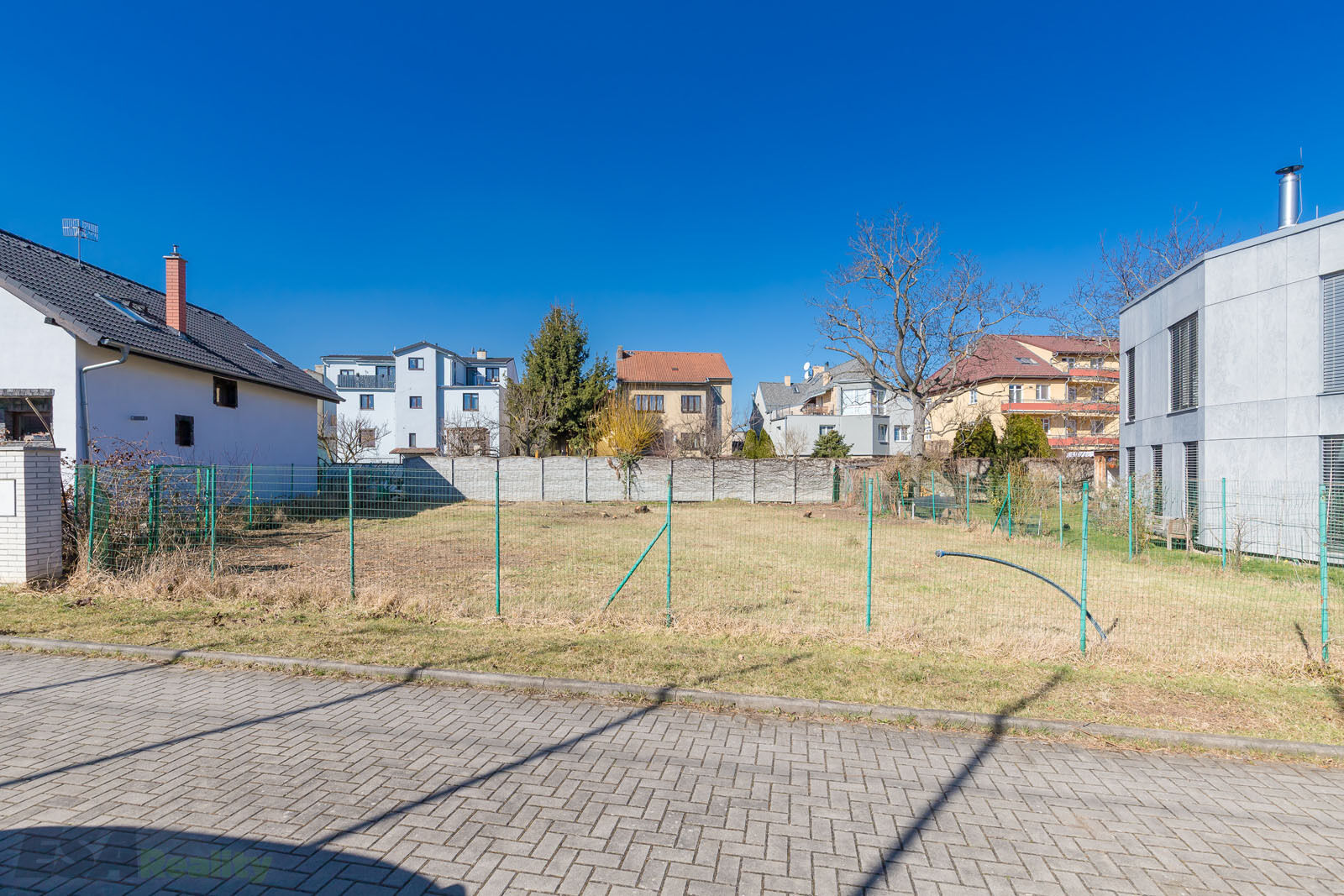 Prodej exkluzivního stavebního pozemku 476m2, Satalice, Praha 9