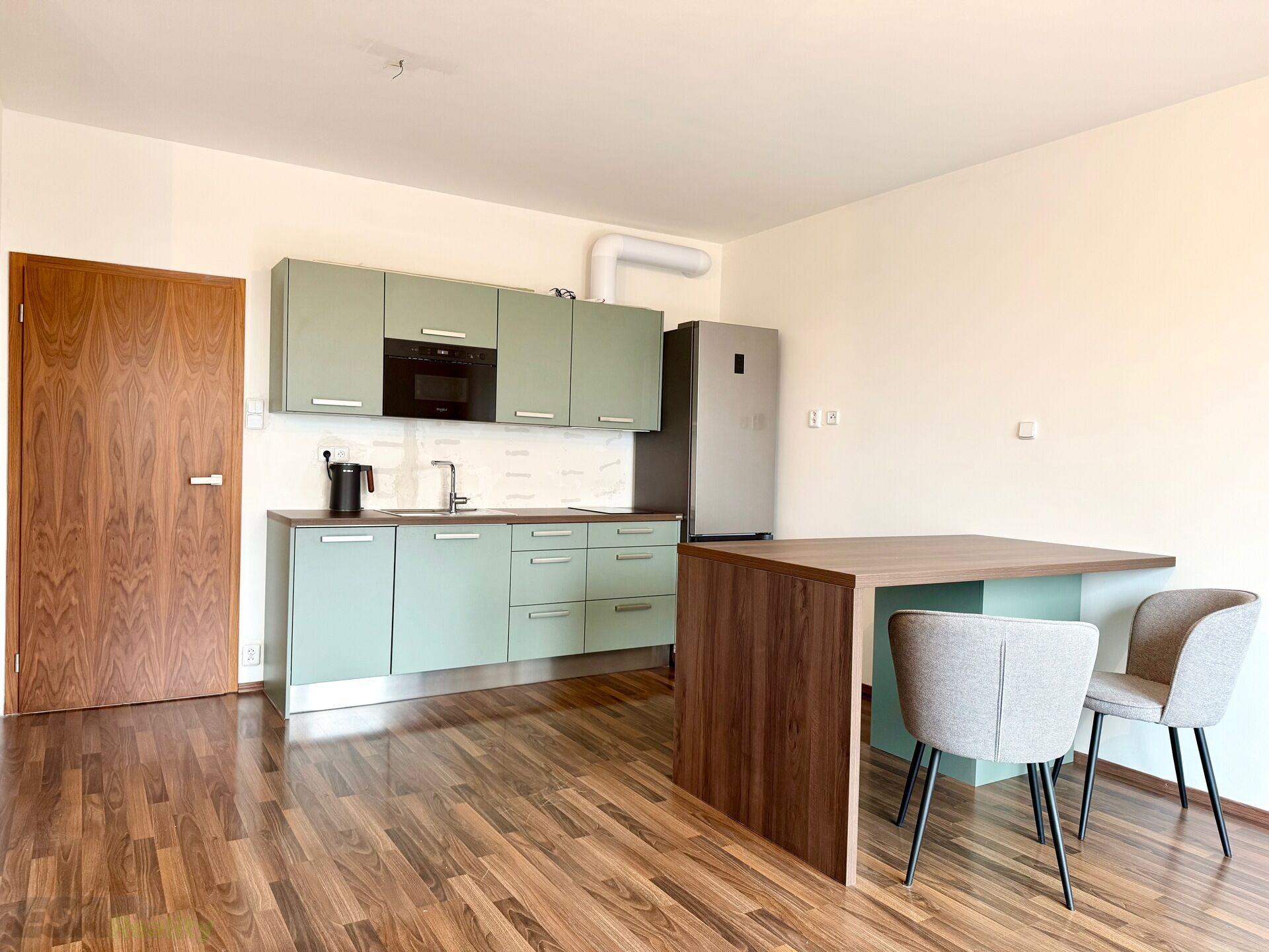 Pronájem bytu 2+kk, 52m², terasa 32m², Praha 6 - Vokovice