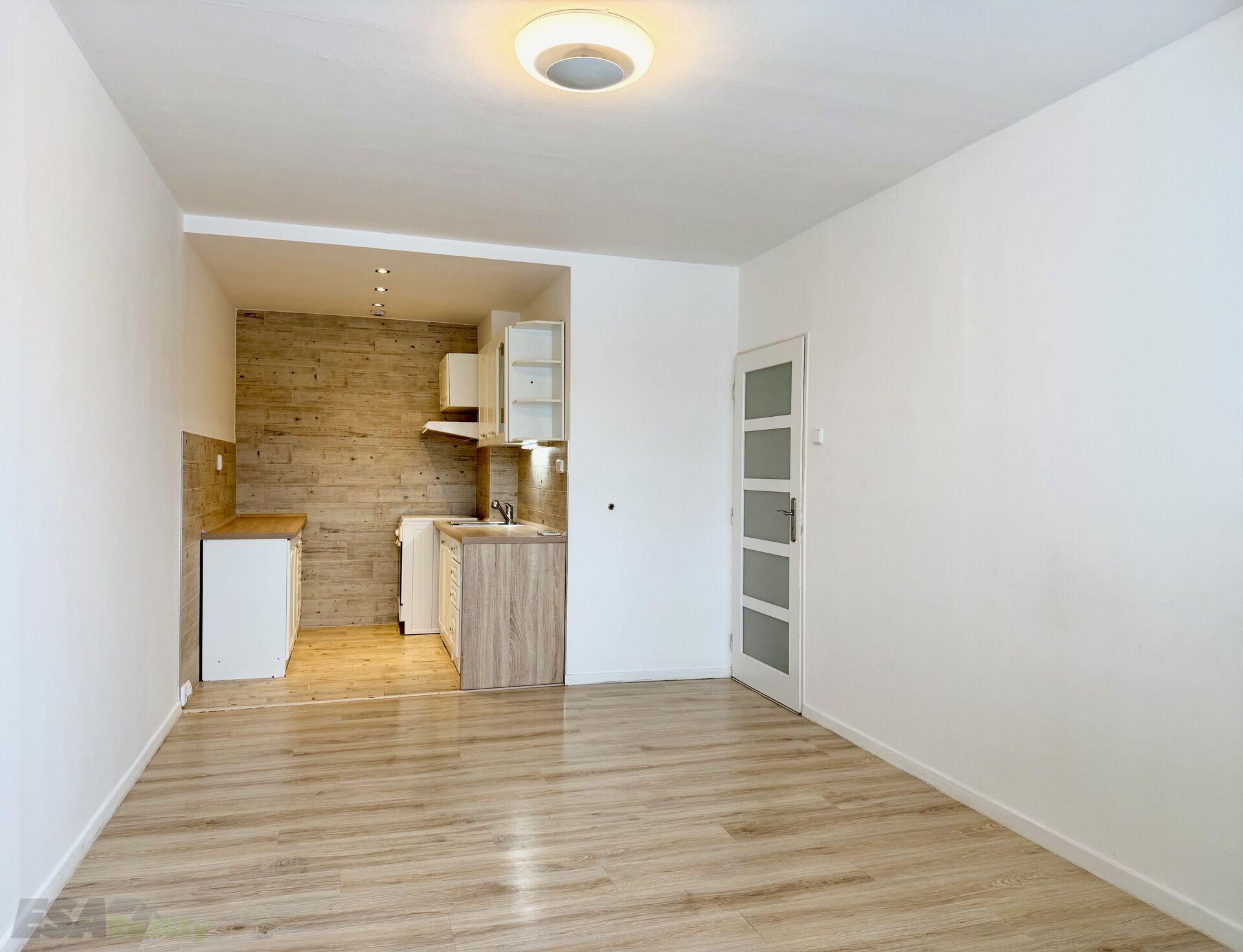 Pronájem bytu 2+kk, 43m², lodžie 7m², Praha 9 - Střížkov
