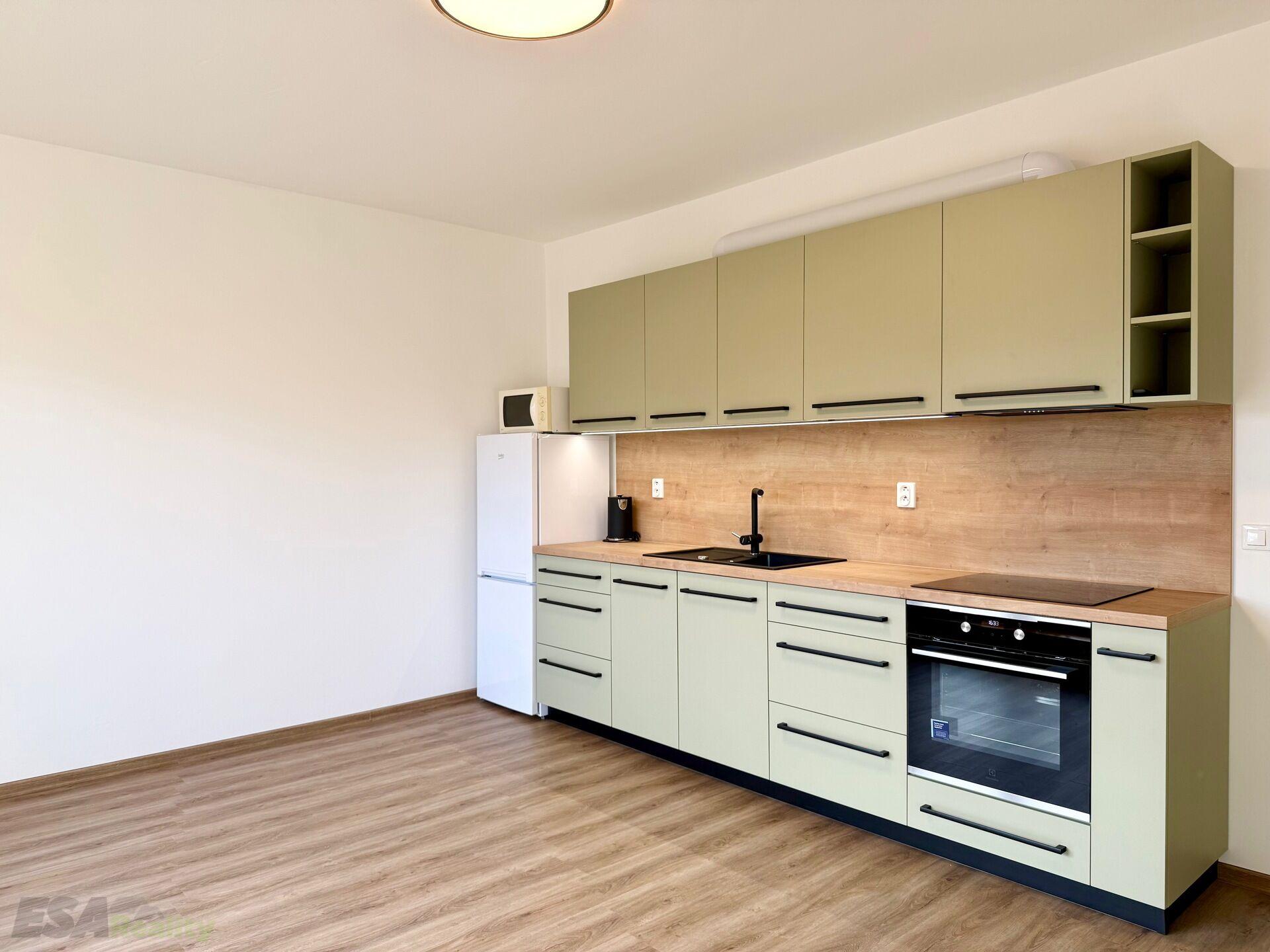 Pronájem bytu 1+kk, 27,5m², balkon 3m², v ulici K Palečku, Horní Počernice