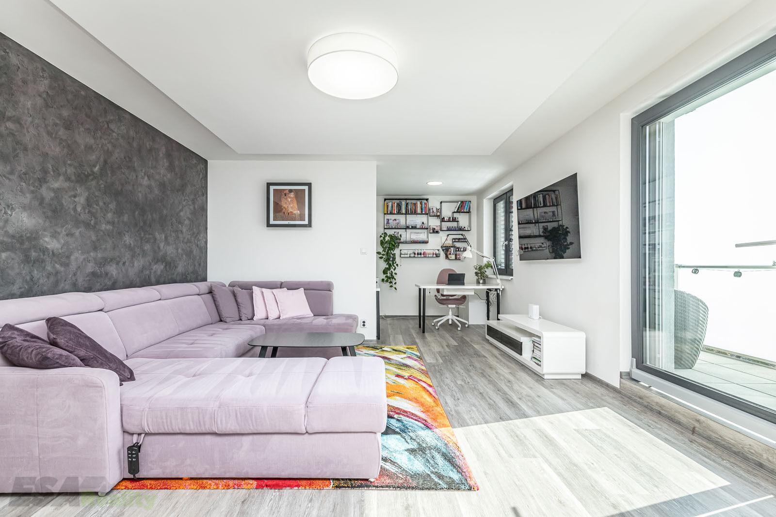 Prodej bytu 3+1, 96,1m², terasy 19,6m2, 8,7m², sklepní kóje 11,7m², park. stání, Benátky nad Jizerou