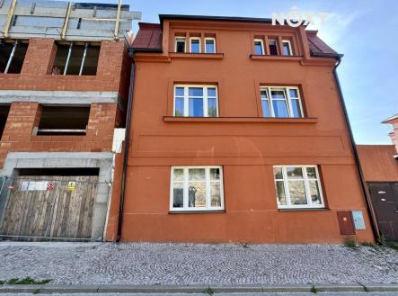 Pronájem - komerční objekt, jiný, 185 m²