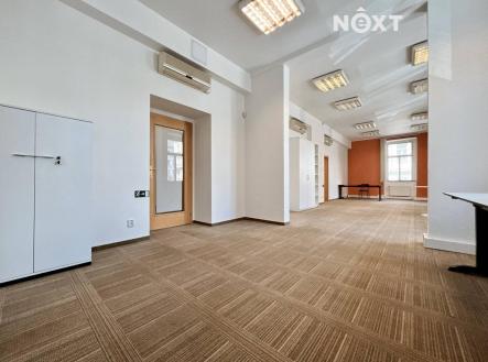 Pronájem - kanceláře, 180 m²