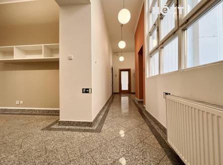 Pronájem - kanceláře, 180 m²