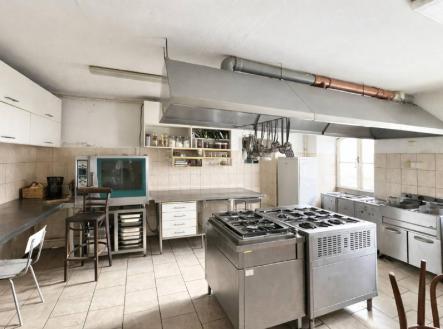 Prodej - dům/vila, 640 m²