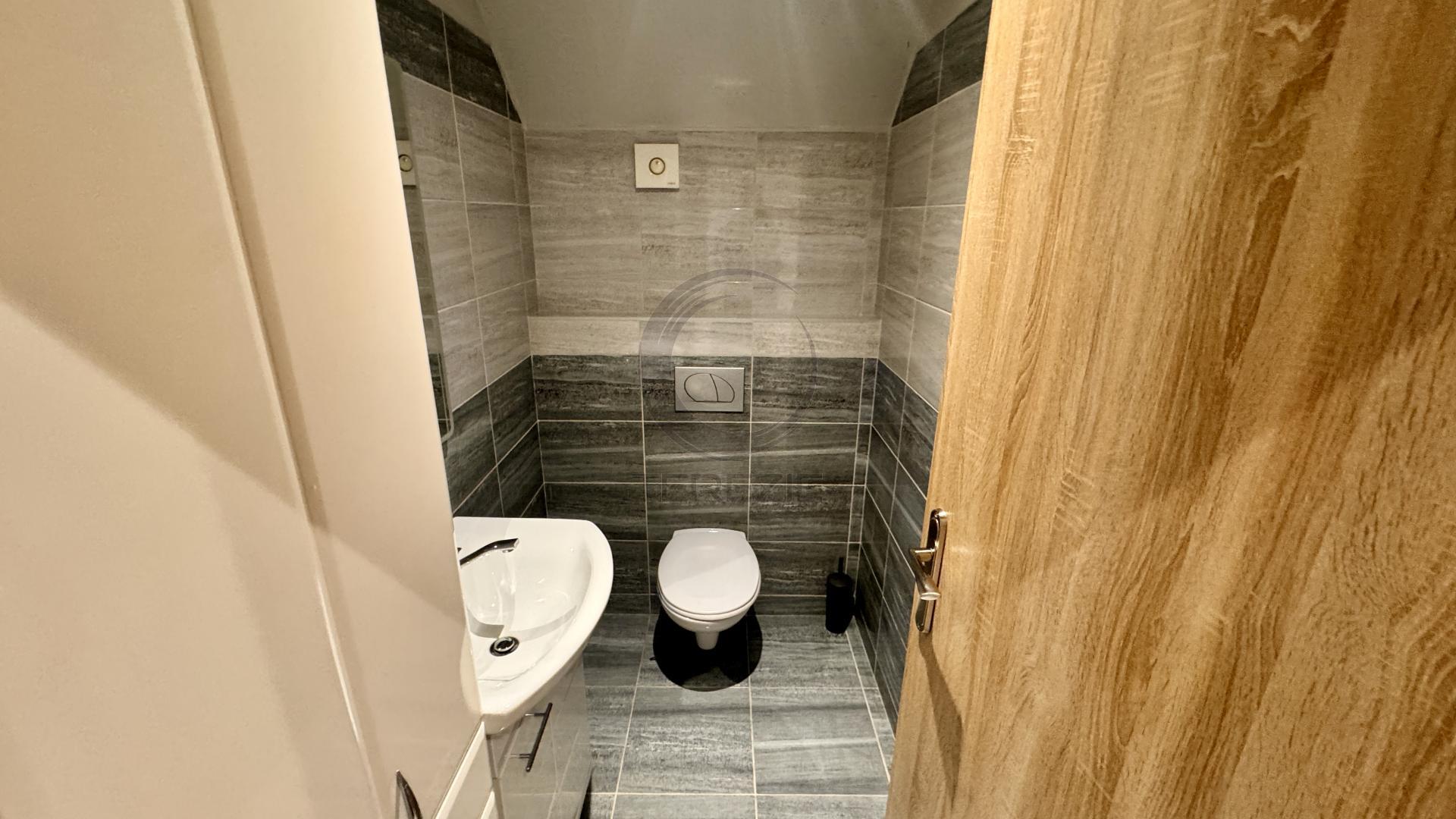 Pronájem, byt 2+1, Chomutov, ul. Karlovarská