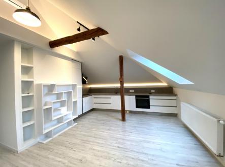 kuchyně | Pronájem bytu, 2+kk, 88 m²