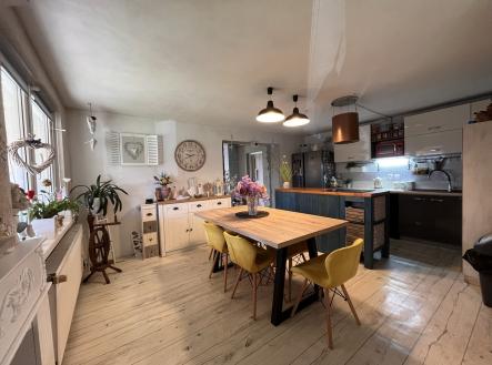 2 | Prodej - dům/vila, 257 m²