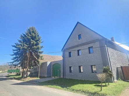 Fotka 1 | Prodej - dům/vila, 1 143 m²