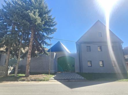 Fotka 2 | Prodej - dům/vila, 1 143 m²