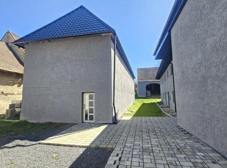 Fotka 17 | Prodej - dům/vila, 1 143 m²