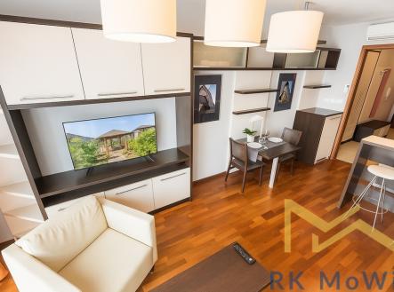 moderni-obyvaci-prostor-s-jidelnou-2.jpg | Pronájem bytu, 2+kk, 44 m²