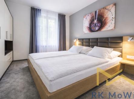 moderni-loznice-s-bilymi-luzkovinami.png | Pronájem bytu, 2+kk, 44 m²