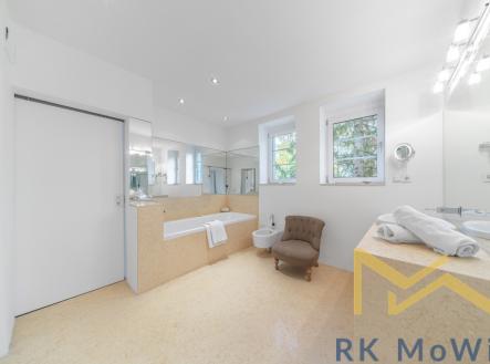 28.10.2025-jizni-i-784-7-10-of-10.jpg | Pronájem - dům/vila, 259 m²