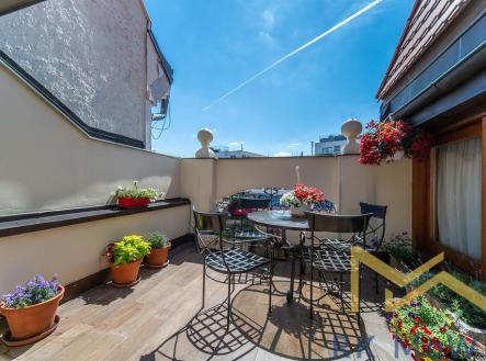 Truhlářská - podkrovní byt (7) | Pronájem bytu, 3+kk, 126 m²