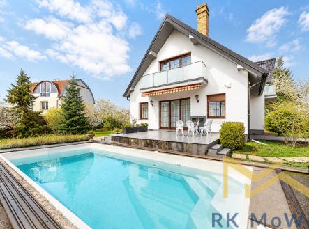dum.png | Pronájem - dům/vila, 253 m²