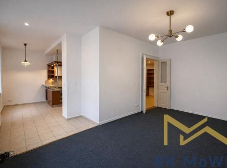 obyvaci-pokoj-s-kobercem-1.png | Pronájem bytu, 2+kk, 91 m²