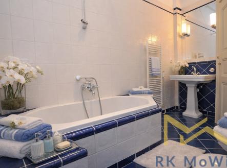 koupelna-ve-stylu-modre-a-bile.png | Pronájem bytu, 2+kk, 91 m²