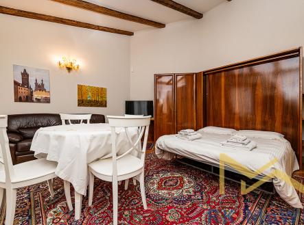 Italská | Pronájem bytu, 1+kk, 38 m²