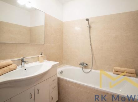 moderni-koupelna-s-bezovymi-obklady.png | Pronájem bytu, 4+kk, 106 m²