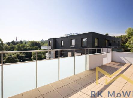 moderni-balkon-s-vyhledem-na-zelen.png | Pronájem bytu, 4+kk, 106 m²