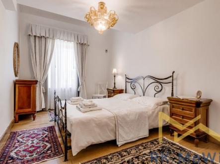 Italská bedroom | Pronájem bytu, 3+kk, 109 m²