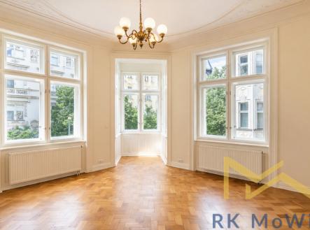 prostorny-interier-s-prirozenym-svetlem.png | Pronájem bytu, 4+1, 151 m²