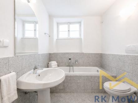 moderni-koupelna-s-prirozenym-svetlem-1.png | Pronájem bytu, 2+1, 73 m²