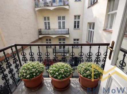 balkon-s-kvetinami-v-nadvori-1.jpg | Pronájem bytu, 3+1, 110 m²
