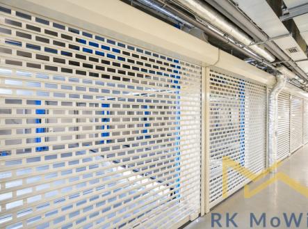 zabezpecena-chodba-s-mrizemi.png | Pronájem - malý objekt/garáž