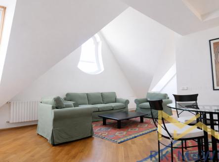 slunny-podkrovni-obyvaci-pokoj.png | Pronájem bytu, 3+1, 108 m²