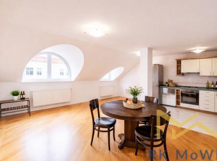 svetly-podkrovni-byt-s-kuchyni-1.png | Pronájem bytu, 3+kk, 98 m²