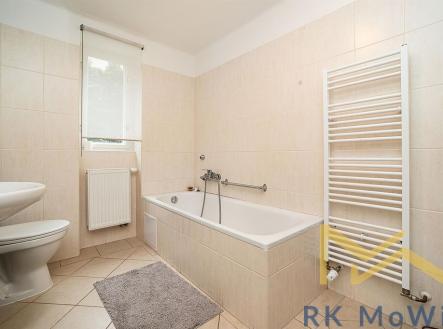 Kamycka bathroom | Pronájem - dům/vila, 240 m²