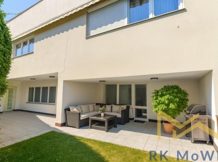 moderni-venkovni-terasa-s-nabytkem.jpg | Pronájem - dům/vila, 280 m²