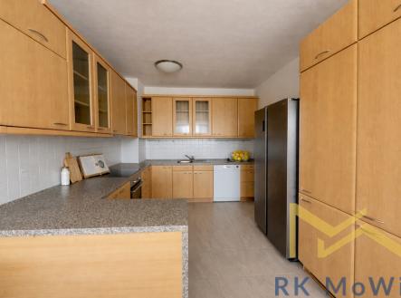 prostorna-kuchyne-s-modernim-telem.png | Pronájem bytu, 5+kk, 245 m²