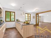 Pronájem - dům/vila, 340 m²