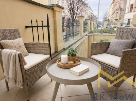 slunny-venkovni-patio-s-nabytkem.png | Pronájem bytu, 2+kk, 38 m²