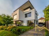 Prodej - dům/vila, 830 m²