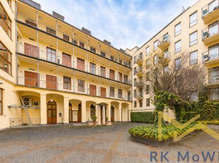Pronájem - kanceláře, 168 m²