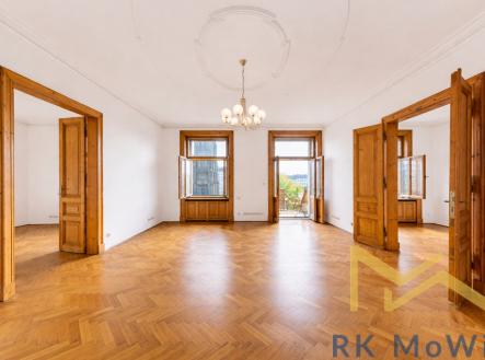 prostorny-obyvaci-pokoj-s-vyhledem-4.png | Pronájem bytu, 6+1, 255 m²