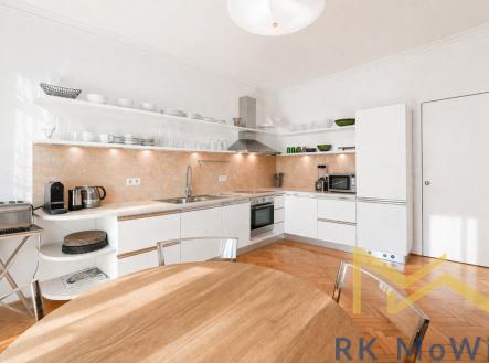 svetla-a-prostorna-kuchynska-jidelna.png | Pronájem bytu, 5+1, 171 m²