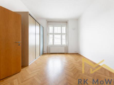 prazdna-mistnost-s-prirozenym-svetlem-2.png | Pronájem bytu, 5+kk, 243 m²