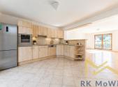 Pronájem - dům/vila, 262 m²