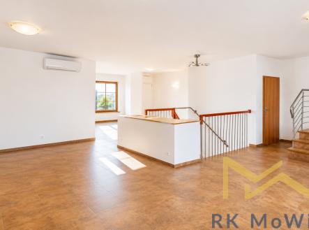 obyvaci-pokoj1.png | Pronájem - dům/vila, 350 m²
