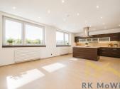 Pronájem - dům/vila, 310 m²