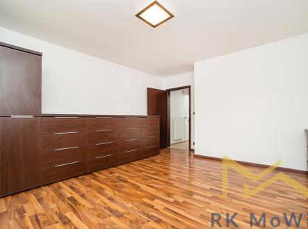 hlusickova-d8e-9706.jpg | Pronájem - dům/vila, 310 m²