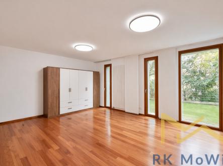prostorna-mistnost-s-prirozenym-svetlem.png | Pronájem bytu, 5+1, 192 m²