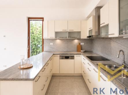 kuchyne.png | Pronájem - dům/vila, 259 m²