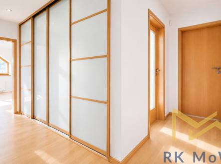 chodba.png | Pronájem - dům/vila, 190 m²